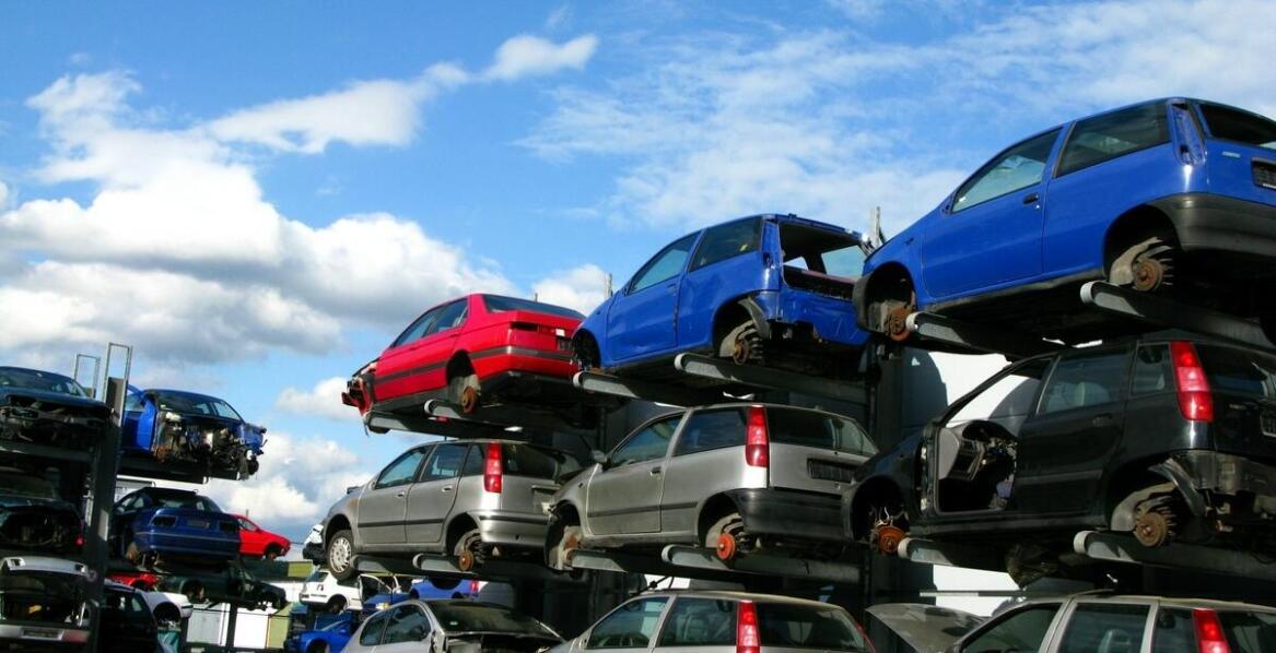 Dlaczego warto zaktualizować cennik usług do złomowania?