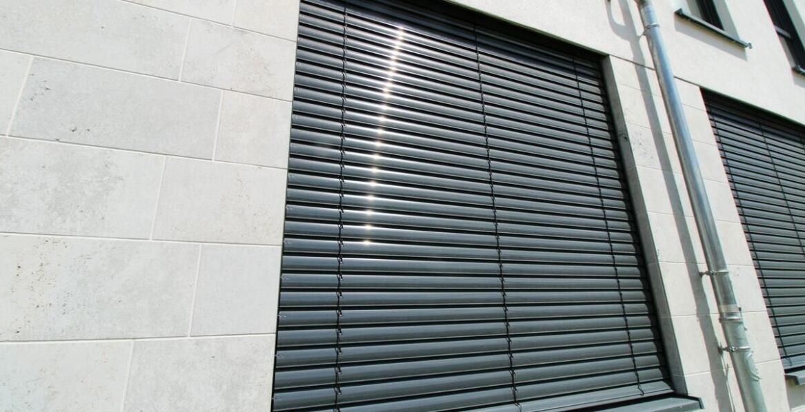 Jakie są ekonomiczne korzyści z inwestycji w klinkierowe płytki elewacyjne?