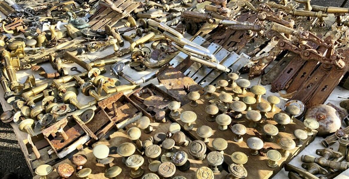 Różnorodność wzorów metalowych ozdób – jak wybrać idealny wzór dla siebie?