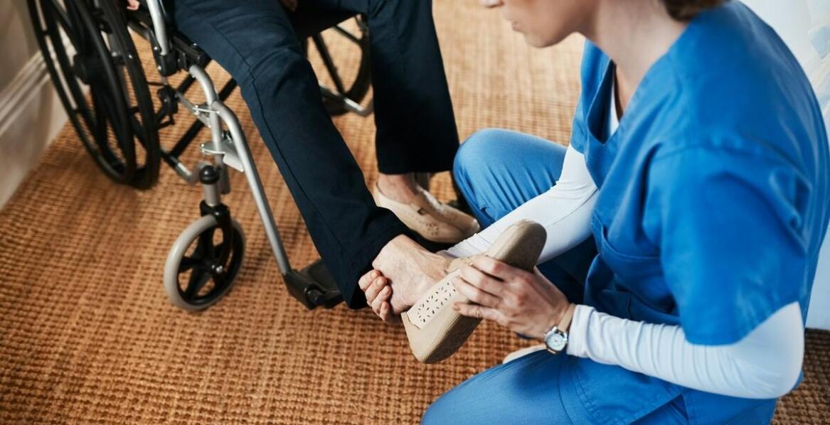 Jak dostosować pielęgnacyjne akcesoria do indywidualnych potrzeb pacjenta?