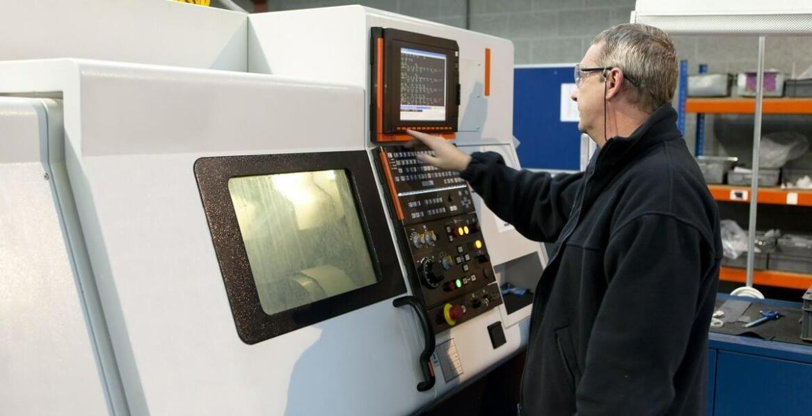 Modernizacja wielkogabarytowych obrabiarek – co warto wiedzieć?