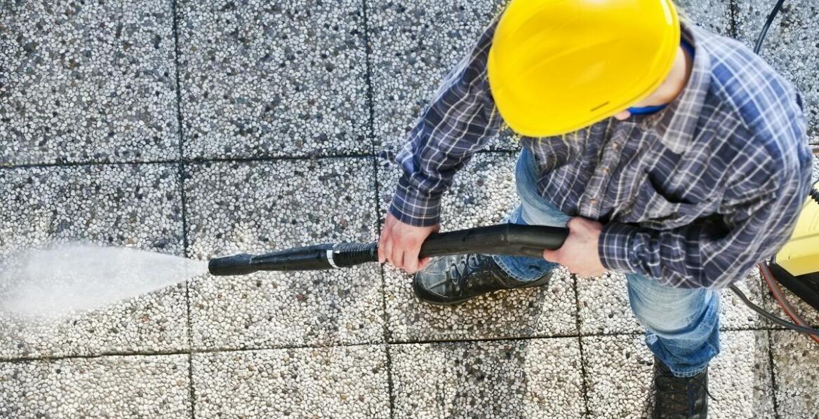 Porównanie metod czyszczenia kopanych i kręgowych studni