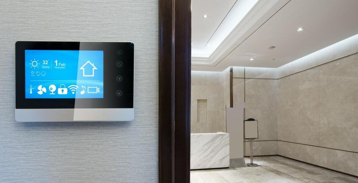 Nowoczesne technologiczne rozwiązania w hotelach – co czeka na gości?