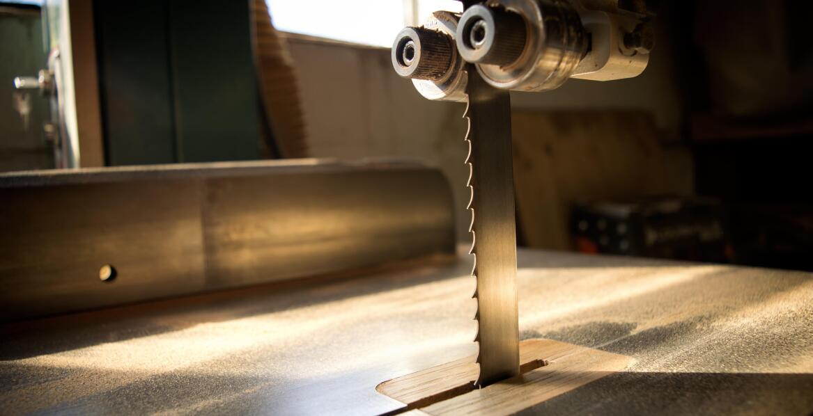 Jakie są najlepsze praktyki konserwacji brzeszczotów do pił taśmowych?