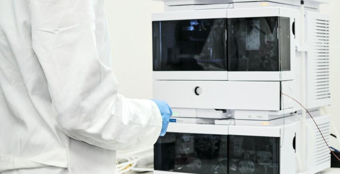 Znaczenie elementarnej analizy w przemyśle farmaceutycznym: co warto wiedzieć?