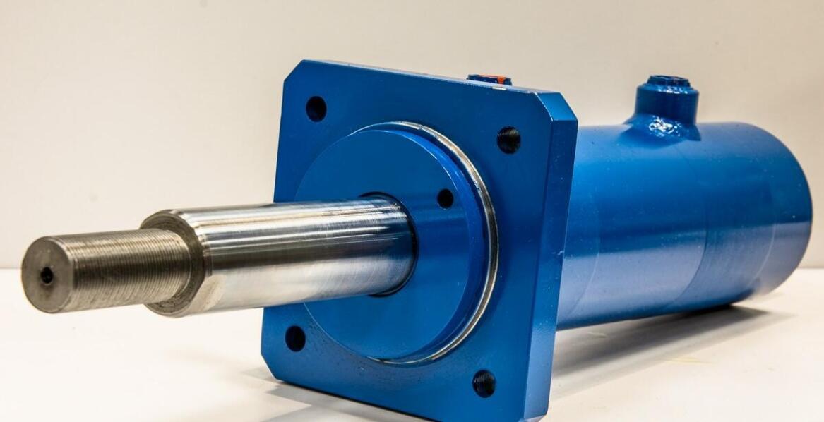 Porównanie obrotowych napędów pneumatycznych z innymi rodzajami napędów