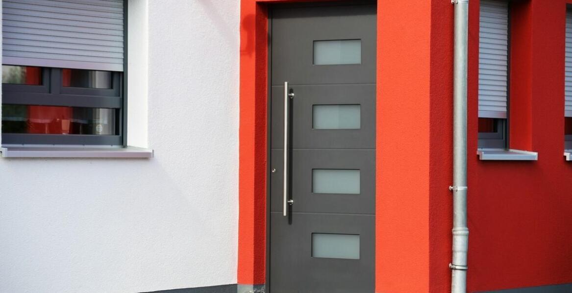 Wpływ nowoczesnych materiałów na jakość fasadowych skrzynek