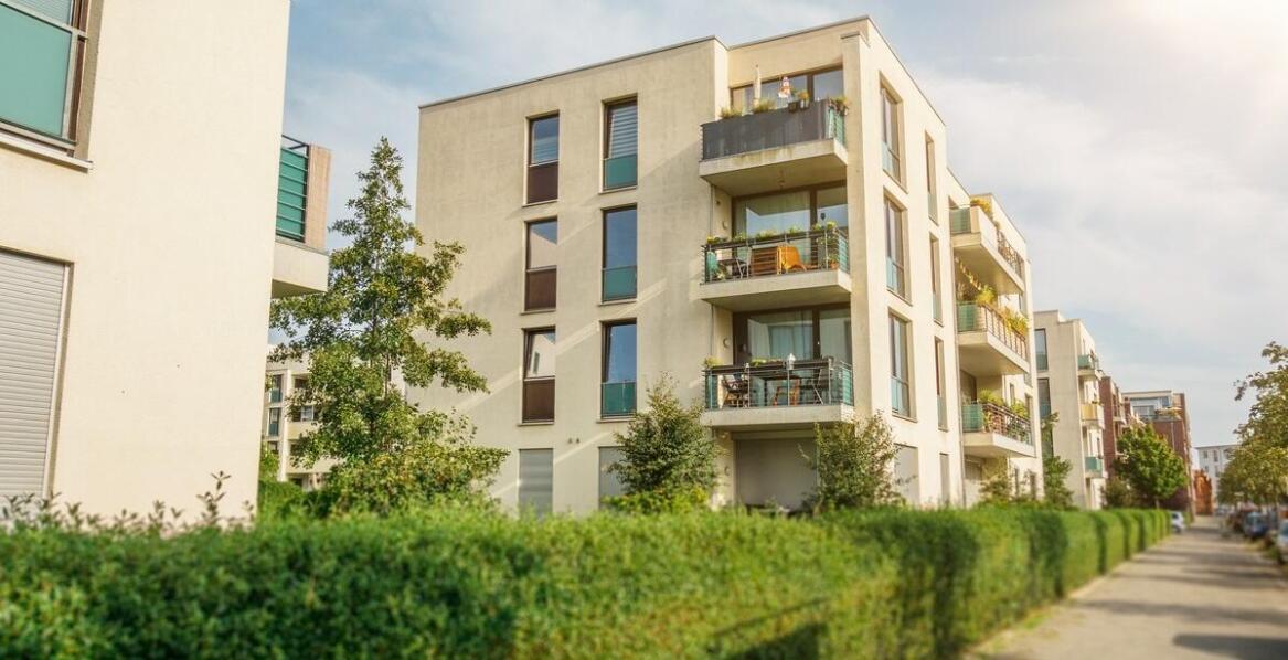 Jakie są zalety mieszkań do wynajęcia w centrum Brzezin?