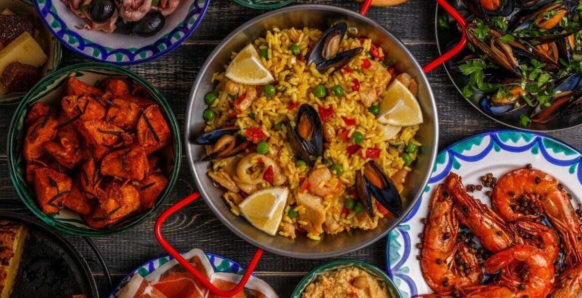 Smaki Hiszpanii na stołach w Warszawie: co polecają eksperci?