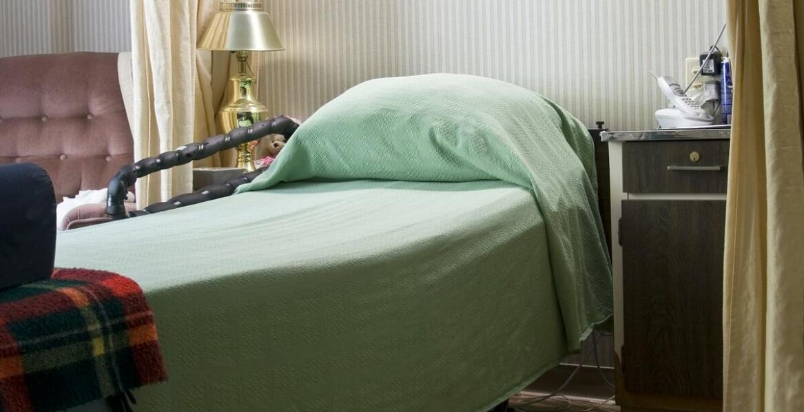 Opieka nad seniorami z demencją: jakie metody stosuje dom opieki?