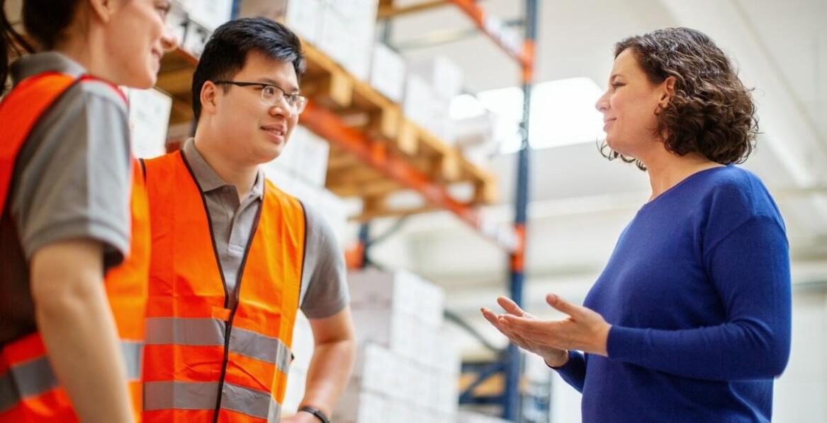 Korzyści z tymczasowej pracy dla Ukraińców w sektorze magazynowym