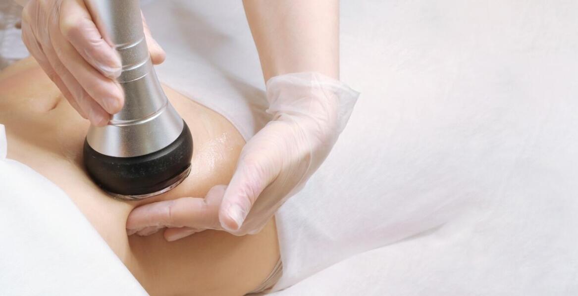 Jak przebiega ultradźwiękowy zabieg liposukcji?