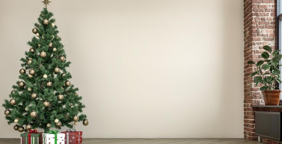 Jakie metalowe świąteczne akcesoria warto dodać do choinki na pniu?