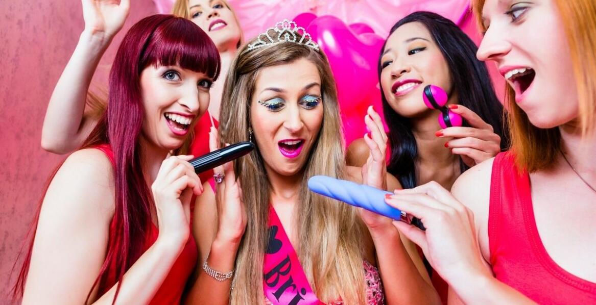 Przewodnik po wyborze idealnych naklejek do albumu z wieczoru panieńskiego.