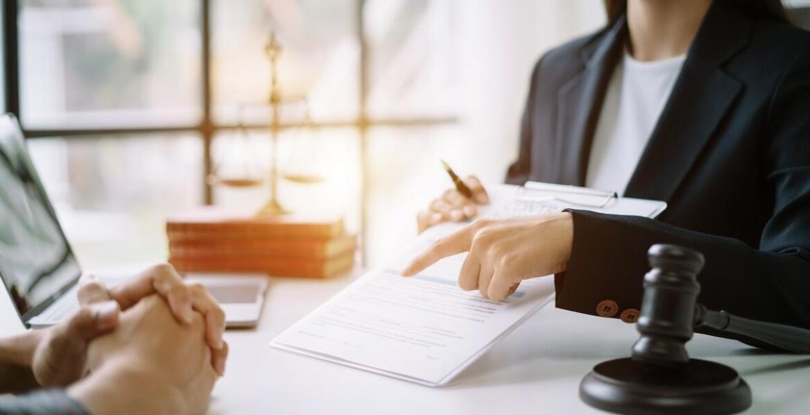 Jak przygotować się do konsultacji z adwokatem w ramach bezpłatnej porady prawnej?