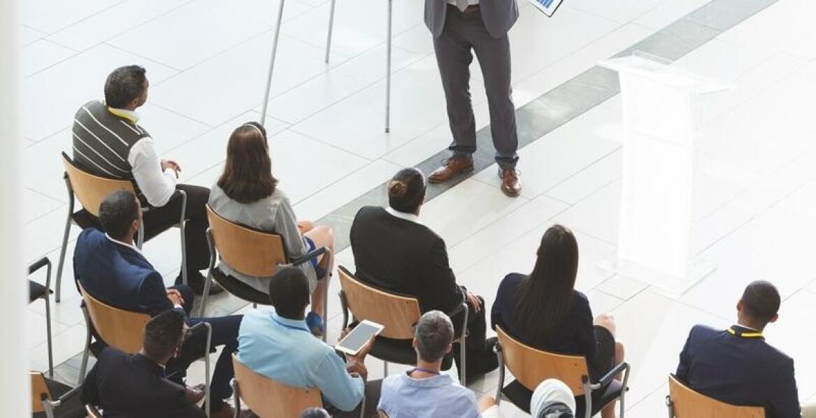 Współpraca z ekspertami podczas szkoleń: co warto wiedzieć?