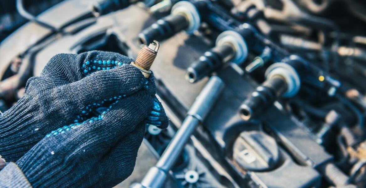 Jakie są zalety stosowania wysokiej jakości świec zapłonowych w Toyocie Hiace Commuter?