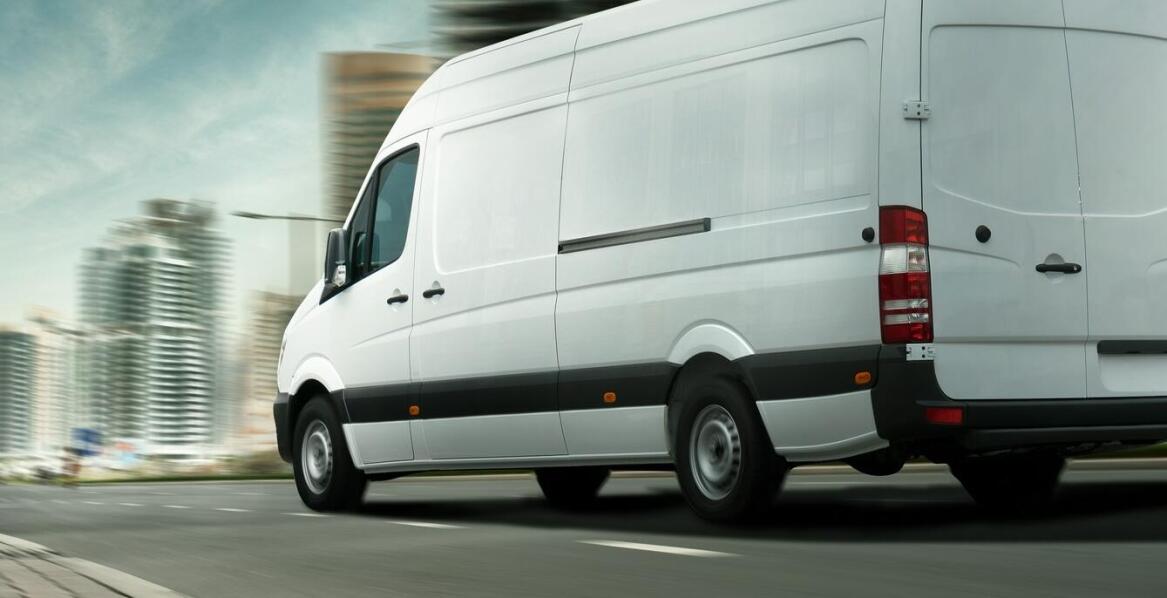 Dlaczego warto inwestować w kompaktowe dostawcze pojazdy dla swojej firmy?