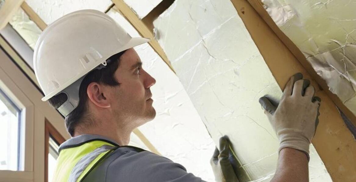 Ocieplenie poddasza przez doświadczonego wykonawcę – klucz do energetycznej efektywności