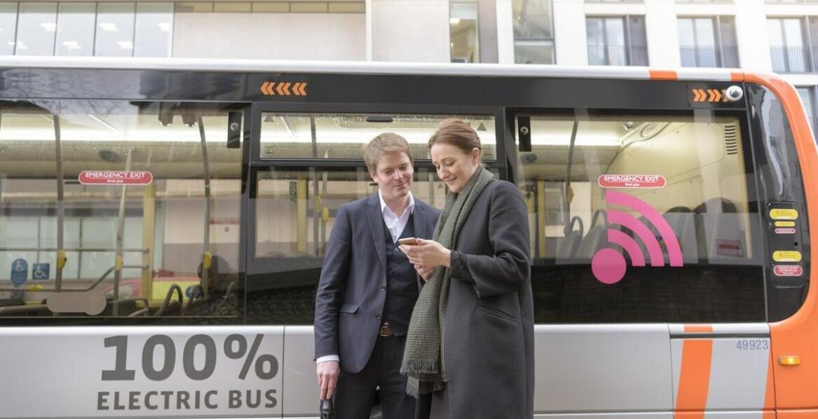 W jaki sposób elektryczne pojazdy z napędem zmieniają branżę transportową?