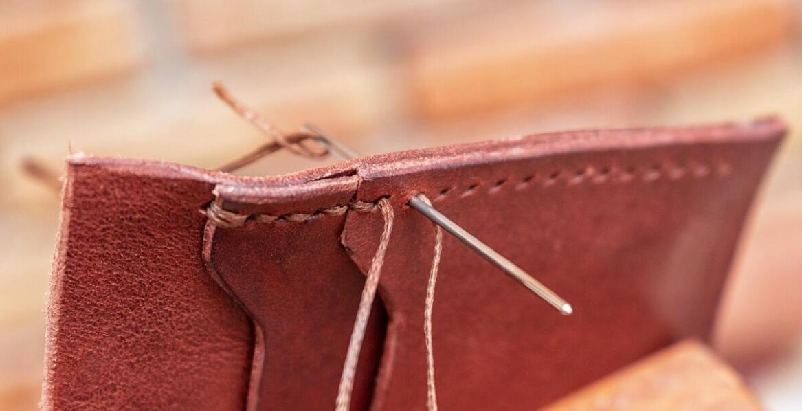 Jak kierpce mogą uzupełnić stylizacje na specjalne okazje?