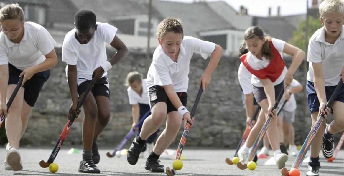 Niestandardowa atrakcja sportowa unihokej dla dzieci