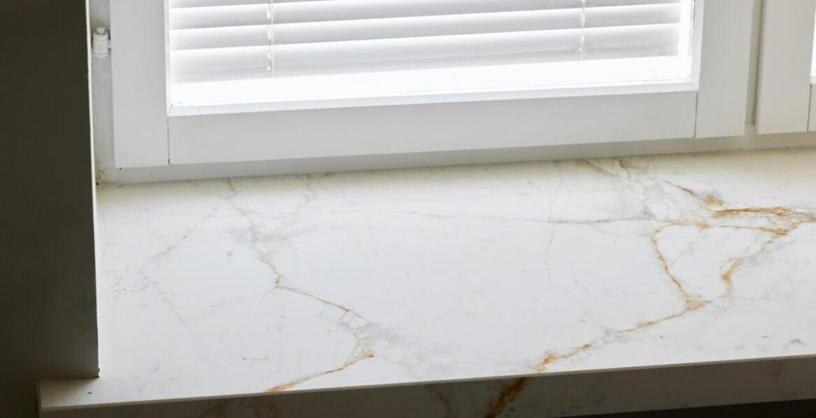 Marmurowe parapety – jak wpływają na estetykę wnętrz?