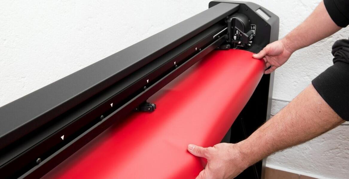 Efektywność pracy z ploterami dzięki nowoczesnym technologiom do cięcia