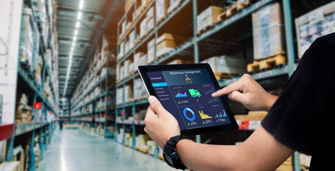 Jak integracja systemów ERP i CRM usprawnia logistykę?