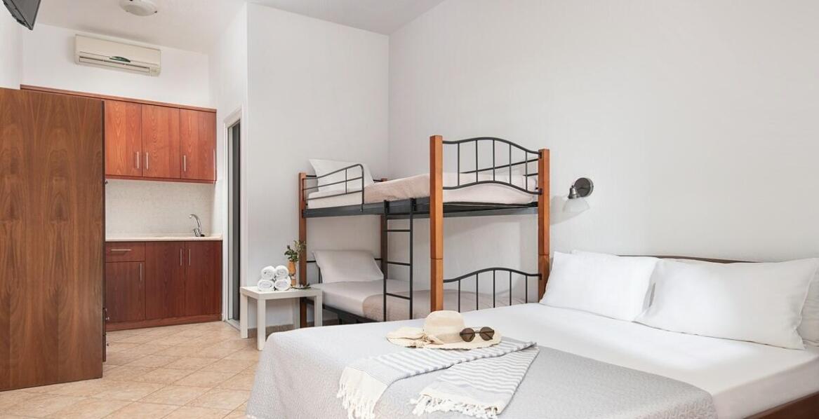 Jak nasze pokoje z kuchennym aneksem ułatwiają rodzinny pobyt?