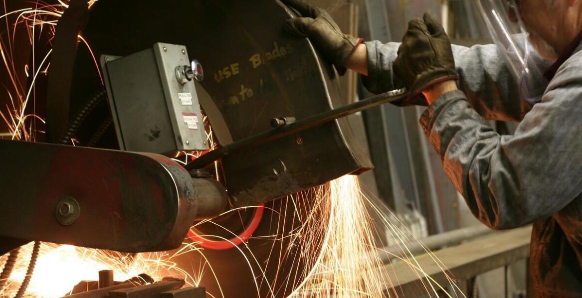 Jakie parametry indukcyjnego hartowania są najważniejsze dla bezpieczeństwa maszyn?