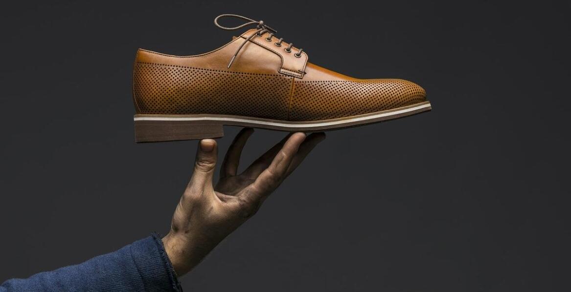 Wpływ designu na funkcjonalność eleganckich roboczych butów dla kobiet