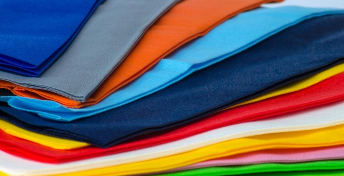 Odprowadzanie wilgoci w długich roboczych spodniach – jak to działa?