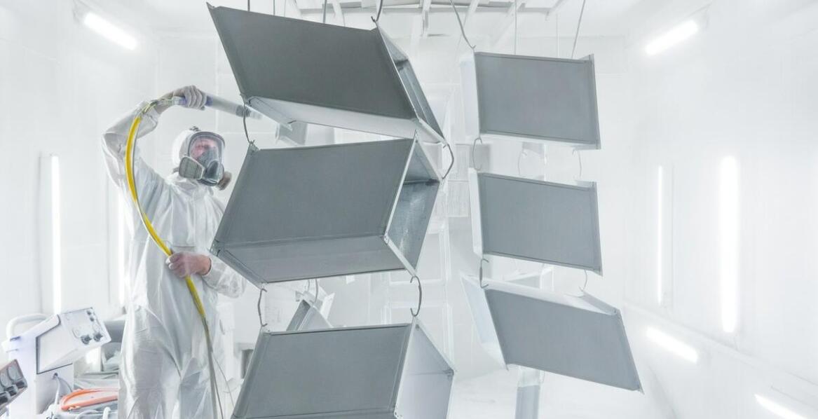 Lakiernia proszkowa w procesie wykończenia metalowych balustrad