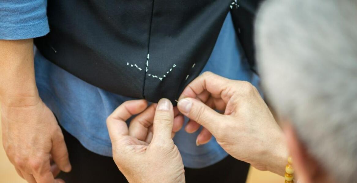 Dlaczego podklejanie materiałów jest istotne przy produkcji odzieży?