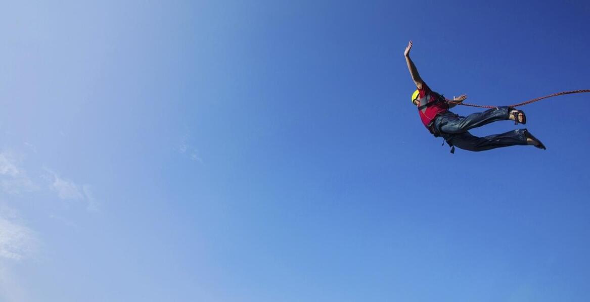 Z jakiej wysokości skoki spadochronowe są najpopularniejsze?