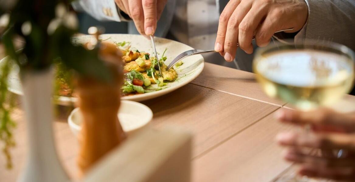 Rezerwacja stolików – jak zaplanować wizytę na Kazimierzu bez stresu?