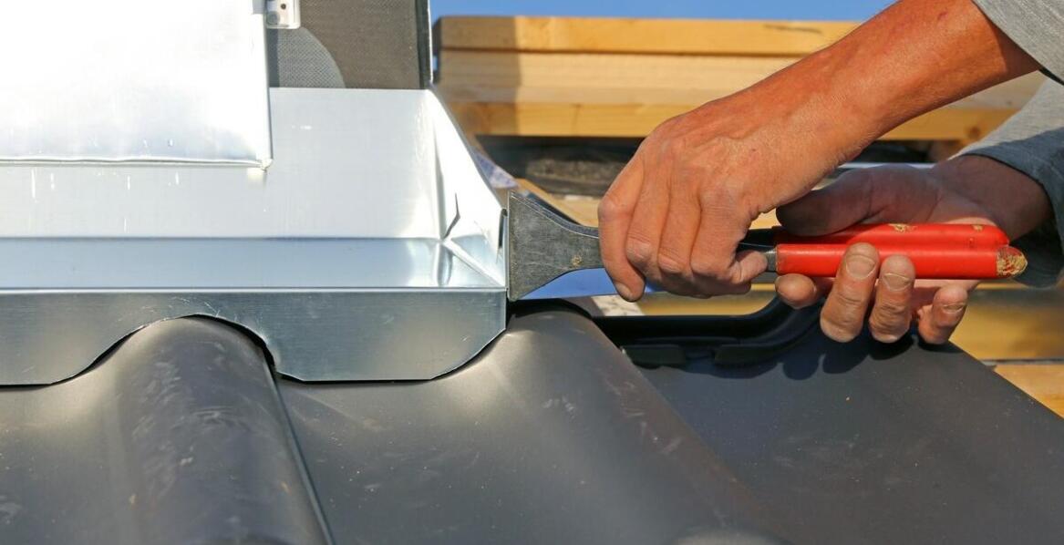 Obróbki przy wymianie dachowych okien