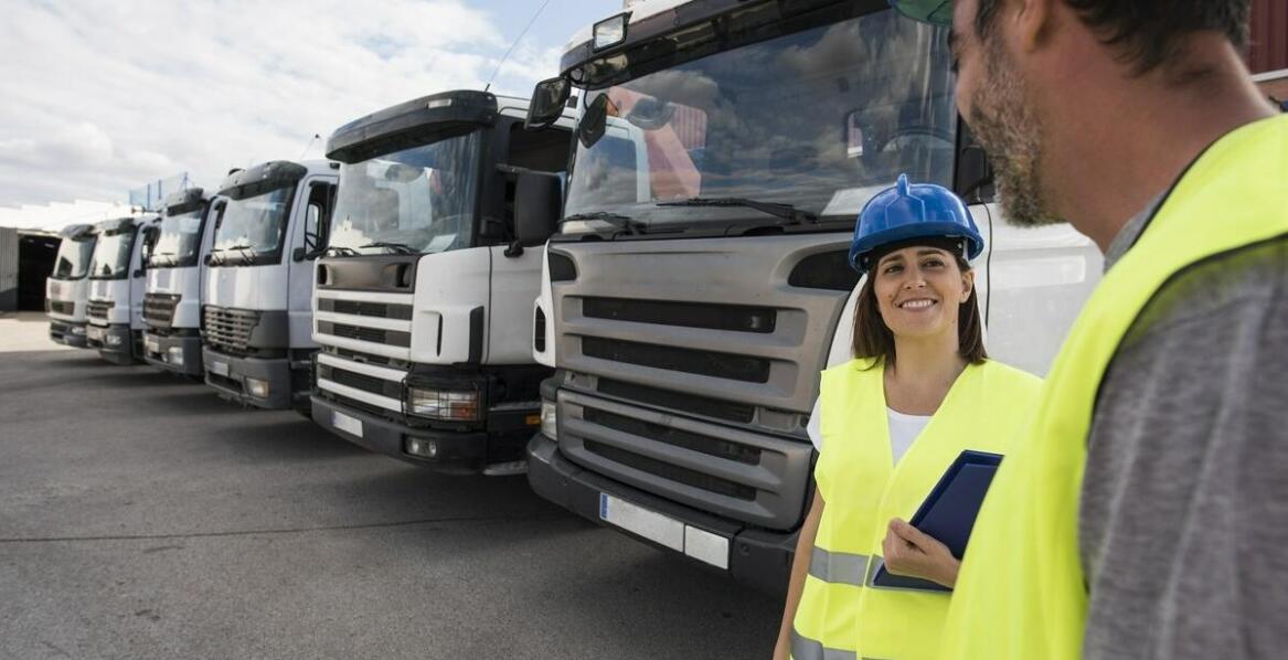 Na co zwrócić uwagę przy wyborze firmy transportowej dla samochodów?