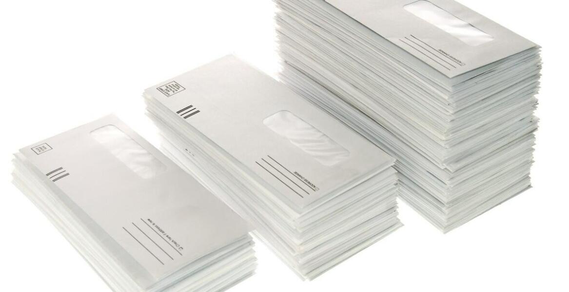 Jakie korzyści niesie ze sobą personalizacja biurowych kopert?