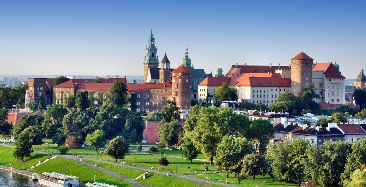 Śródziemnomorskie smaki na Wiśle: co oferuje krakowska barka?