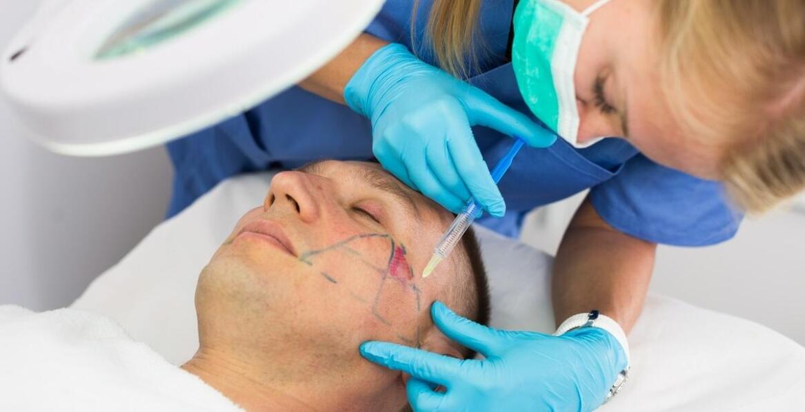 Plastyka twarzy: jakie zabiegi można wykonać, aby poprawić wygląd?