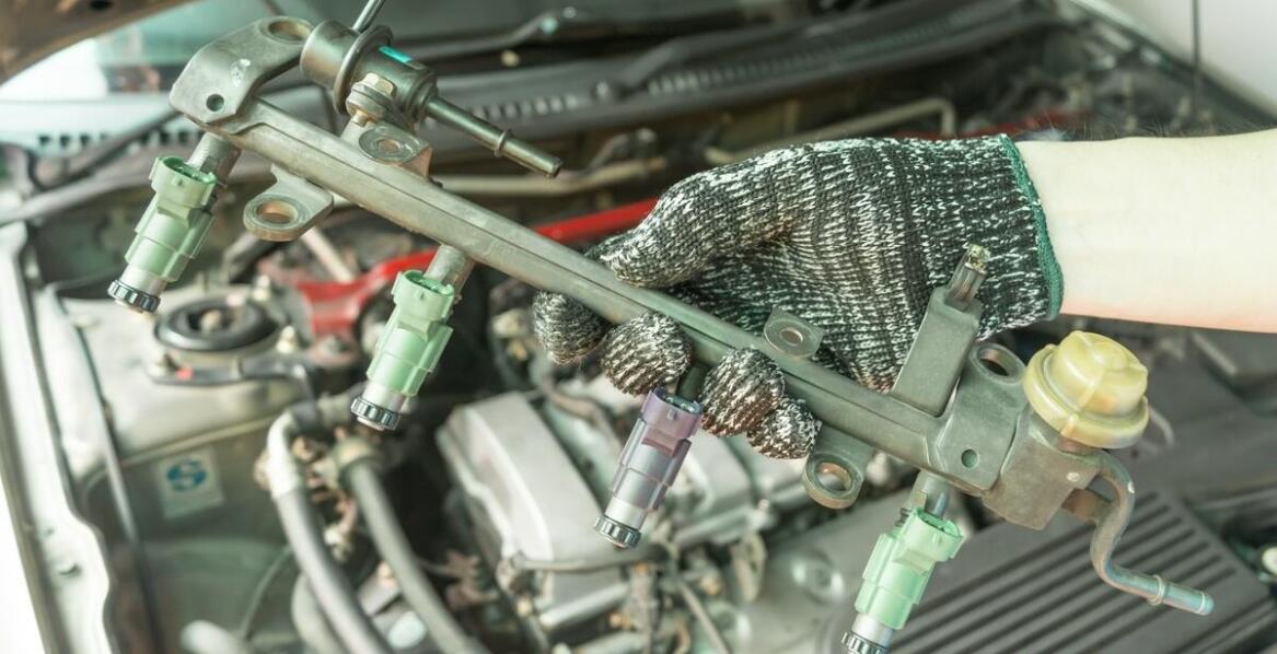 Brudne wtryski – kluczowe objawy, które powinny zaniepokoić kierowcę.