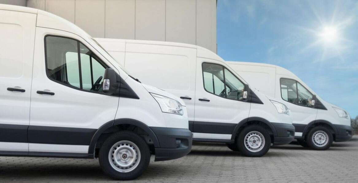 Przewaga hybrydowego napędu w dostawczych samochodach Toyoty