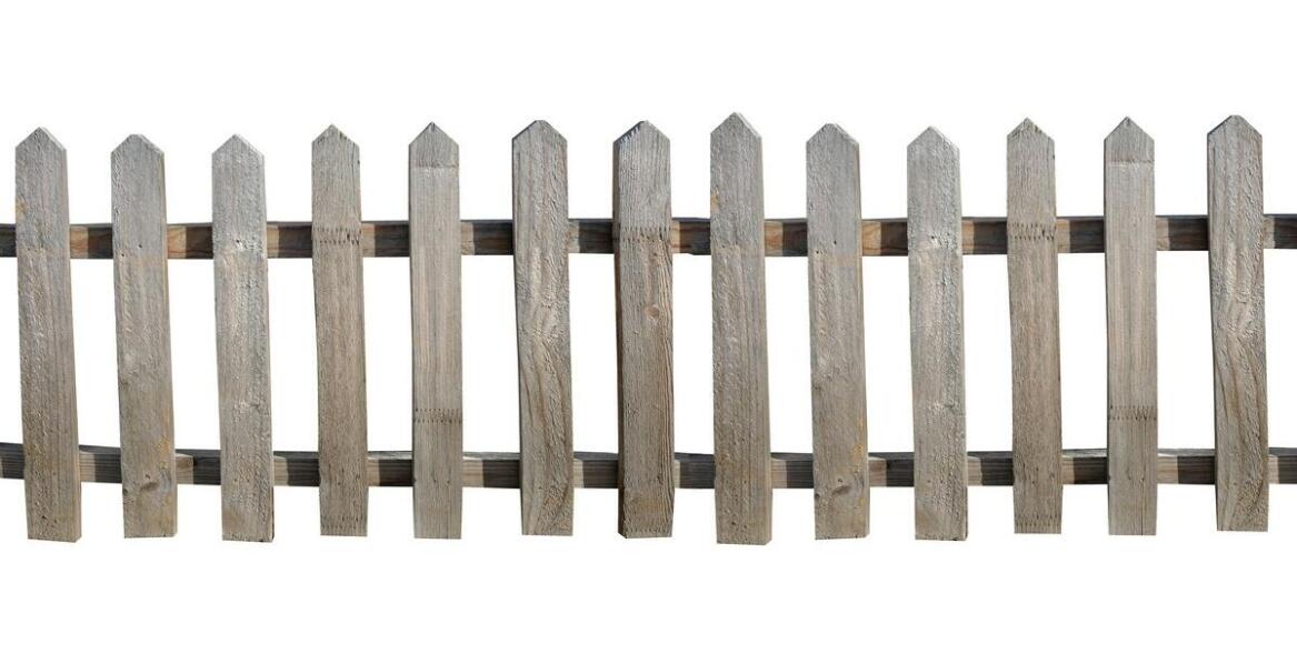 Porównanie trwałości ogrodzeń z różnych materiałów, w tym z metalowych sztachet.