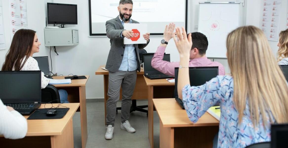 Praktyczne wskazówki dotyczące prowadzenia stanowiskowego instruktażu w formie online