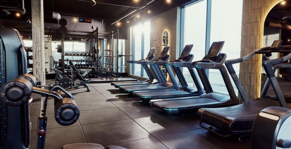 Innowacyjne rozwiązania w klubach fitness – jakie nowości warto wypróbować?