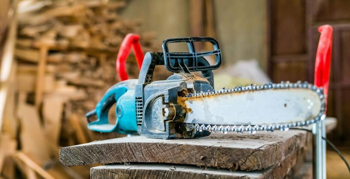 Porównanie pilarki rema DMXA 32 z innymi modelami dostępnymi na rynku.