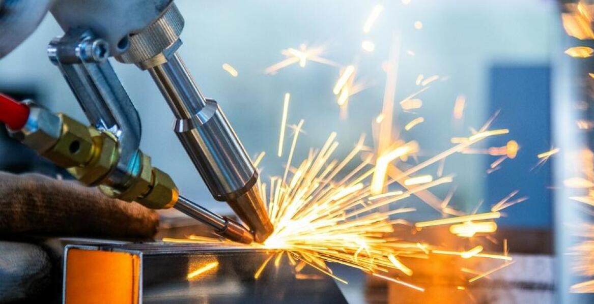 Jakie są zalety wykorzystania nowoczesnych maszyn do spawania aluminium?