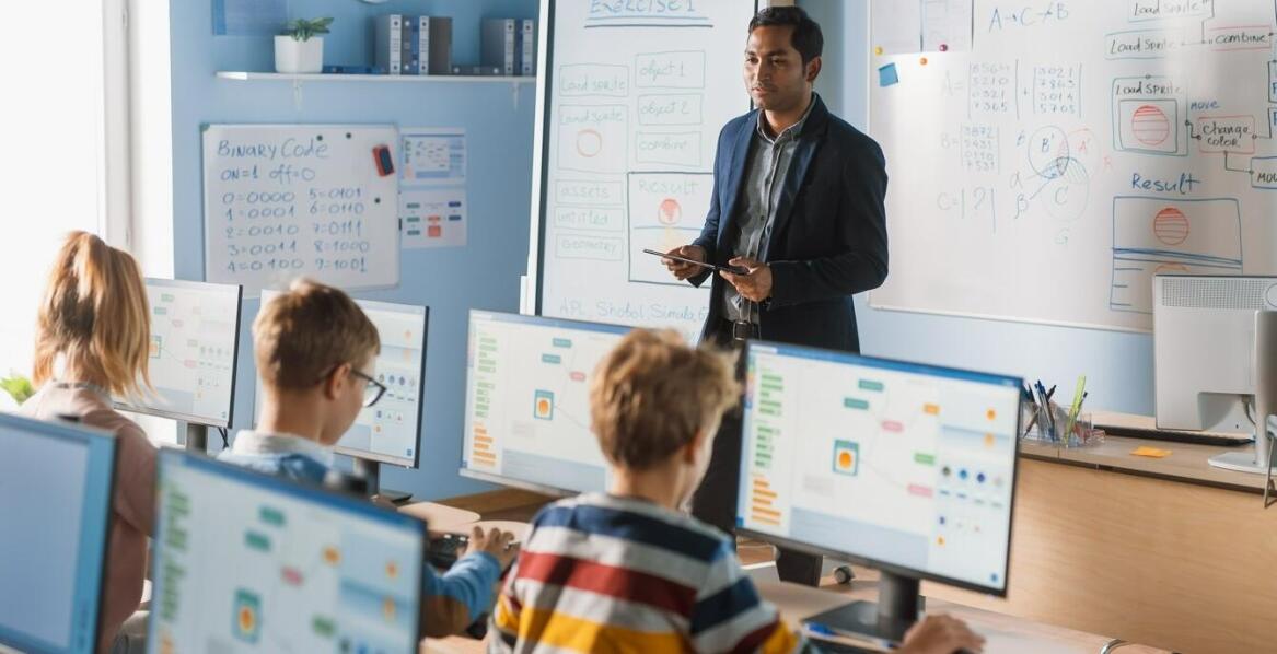 Jakie są kluczowe różnice między podstawowymi a zaawansowanymi szkoleniami do SQL?